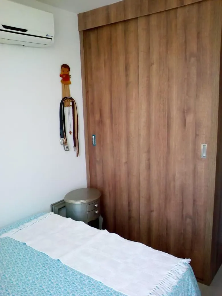 アパート ホテルEdificio Boracay バランキージャ